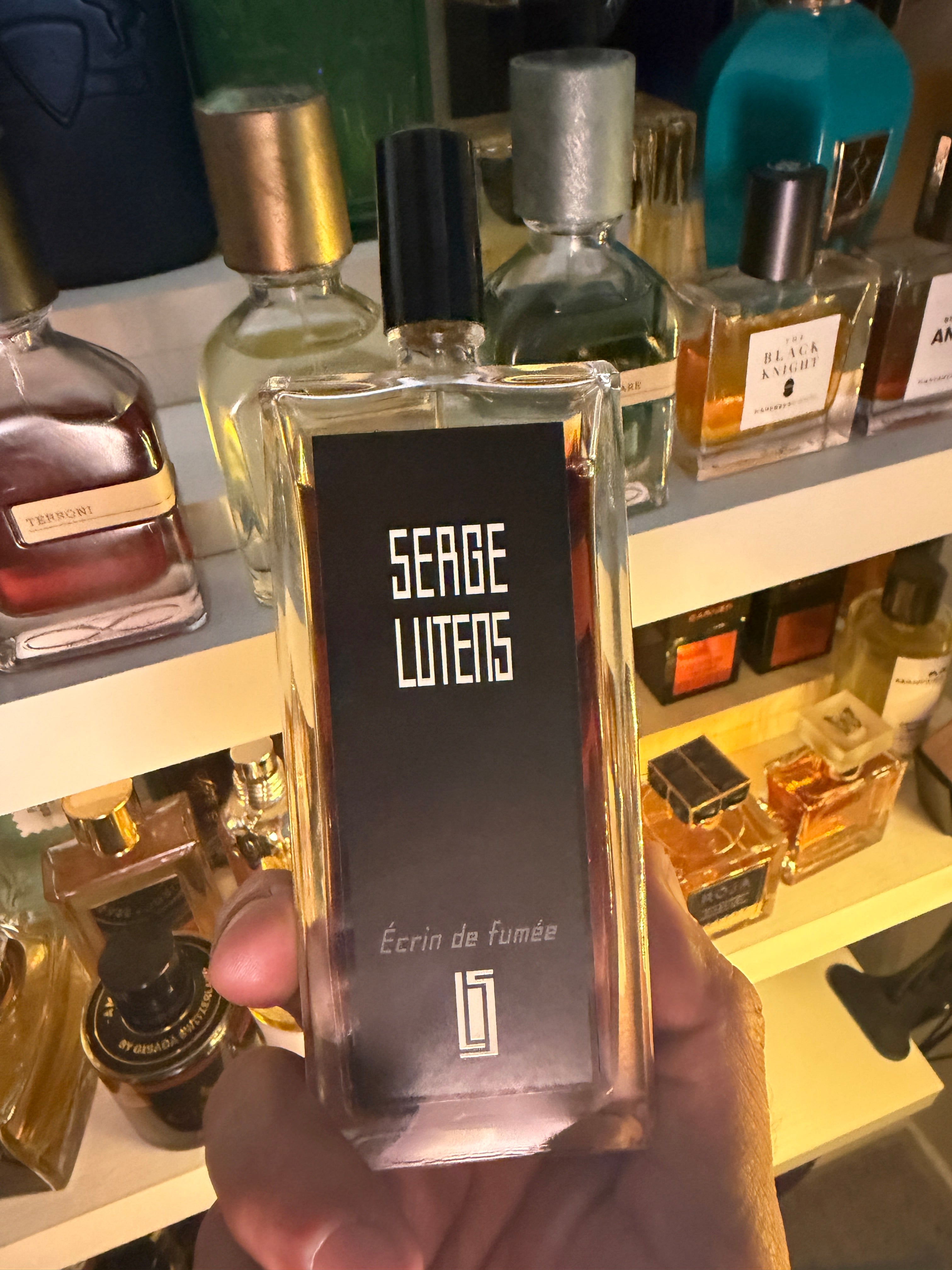 Écrin de Fumée – Serge Lutens 3ml Decant | Smoky-Cacao-Rum